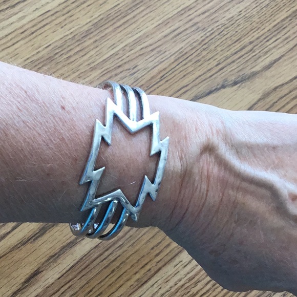 Lucky brand bracelet. Silver. Ex Cond. - Picture 2 of 4